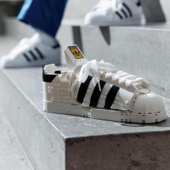 LEGO 10282 adidas Originals Superstar