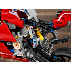 LEGO Technic 42107 Ducati Panigale V4 R