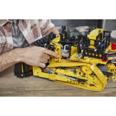 Lego Technic 42131 Buldozer Cat D11