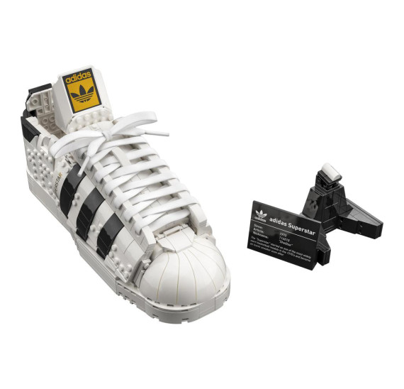 LEGO 10282 adidas Originals Superstar