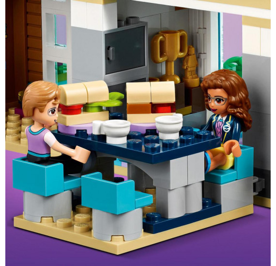 LEGO® Friends 41682 Škola v městečku Heartlake