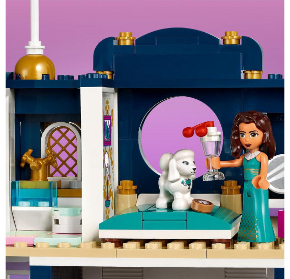 LEGO® Friends 41684 Hotel v městečku Heartlake