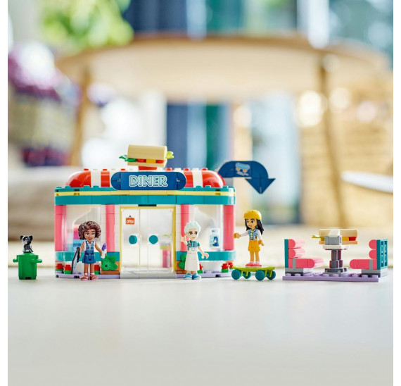 LEGO® Friends 41728 Bistro v centru městečka Heartlake